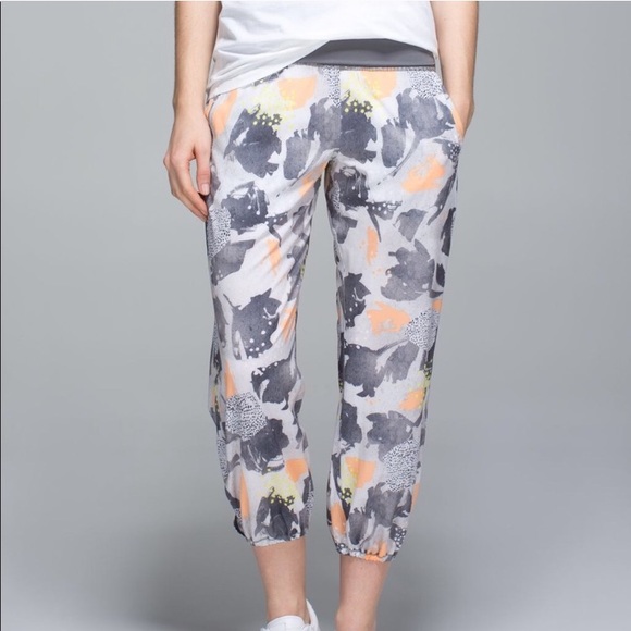 lululemon athletica Pants - Lululemon OM capri floral pant